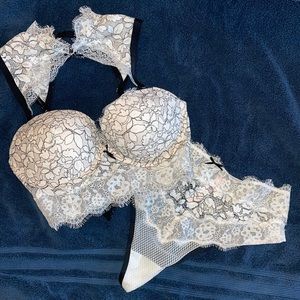Set Victoria’s Secret dream angels bra 32DD and medium panty size m